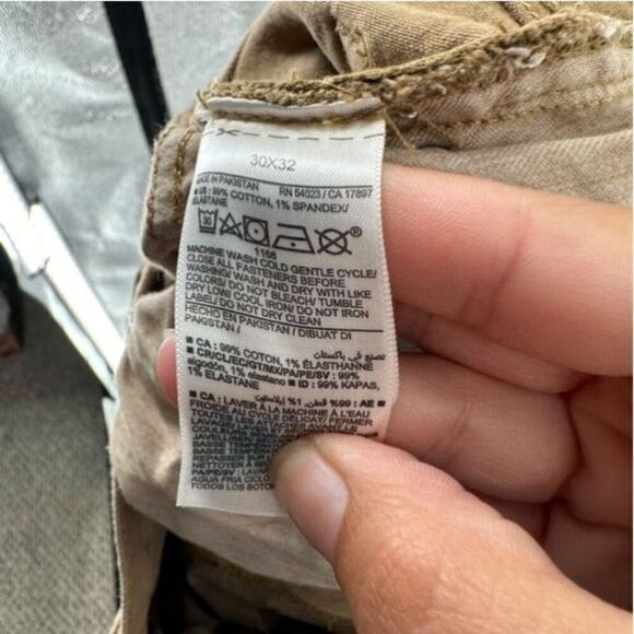 NWT Old Navy Men's High-Rise Slim Built-In Flex Pants Dark Khaki Size 30 x 32 - Picture 10 of 14